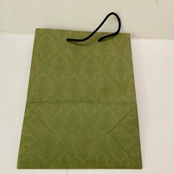 (SOLD) Lot of 2 Gucci Green Gift Bags - Picture 10 of 14